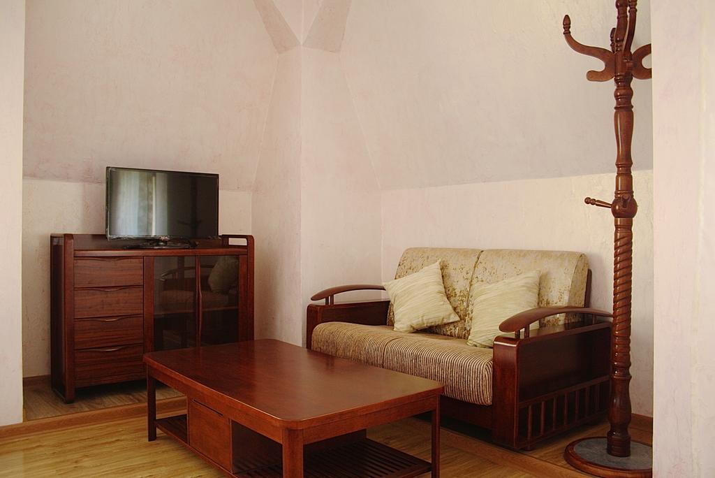 Little Shangri-La Almaty Room photo